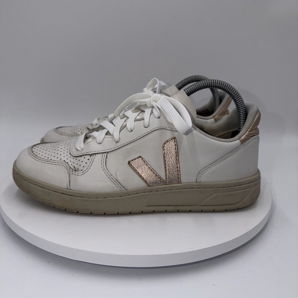 Veja V-10 White Metallic‎ Gold Leather Low Top Women's Sneakers Shoe Size 39/8